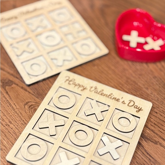 Valentine's Day Tic Tac Toe Game - Picture 1 of 2